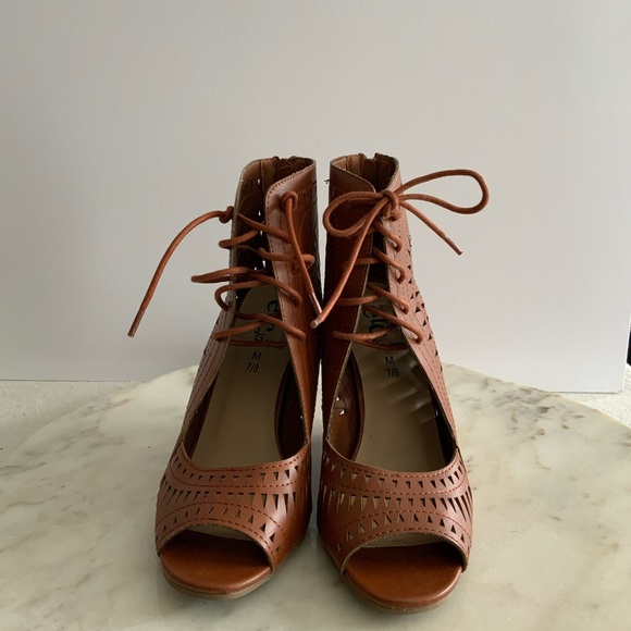 Stylish Lace-up Wedges - Picture 8 of 11